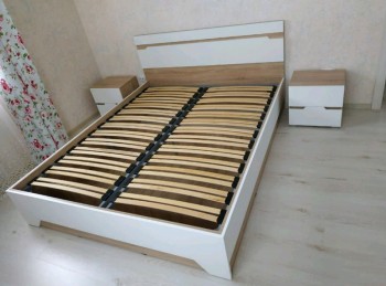 Спальня Анталия (кровать без ортопед-основания, тумбы, Дуб сонома, Белый Софт, горизонт) в Енисейске - enisejsk.mebel54.com | фото